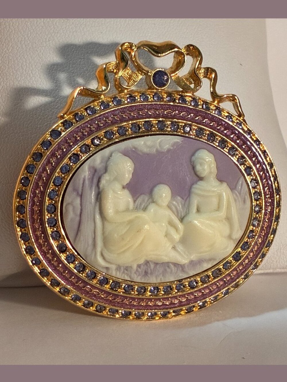 Joan Rivers Purple Cameo Surrounded by Rhinestones Brooch Pin